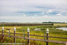 Schokland en omgeving - Schokland en omgeving: De voormalige haven van Oud Emmeloord ligt op de Noordpunt. Toen Schokland nog een eiland was, stonden de paden, die...