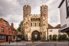 St. Augustine's Abbey in Canterbury - Abdij van St. Augustinus, Canterbury: De Cemetery Gate Tower werd in de 13de eeuw gebouwd als de hoofdingang naar de kerk en begraafplaats...