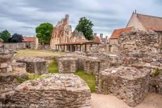 St. Augustine's Abbey in Canterbury - St. Augustine's Abbey&nbsp;in Canterbury: The ruins of Abbot Wulfric's Rotunda, the octagon-shaped structure was built&nbsp;around 1050 to...