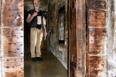 Venetië en de Lagune - Venetië en de Lagune: Over de Brug der Zuchten op weg naar de gevangenis, de brug verbindt het Dogenpaleis met de... Venetië en de Lagune - Venetië en de Lagune: Over de Brug der Zuchten op weg naar de gevangenis, de brug verbindt het Dogenpaleis met de...