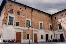 Historisch centrum van Urbino - Historisch centrum van Urbino: Het Dogenpaleis huisvest tegenwoordig Galleria Nazionale delle Marche, een museum met werk van o.a....