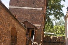 Middeleeuwse stad van Toruń - Middeleeuwse stad van Toruń: De Scheve Toren van Toruń, de Krzywa Wieża. De 14de eeuwse Scheve Toren is onderdeel van de oude stadsmuren van...