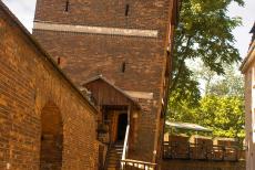 Middeleeuwse stad van Toruń - Middeleeuwse stad van Toruń: De Scheve Toren van Toruń, de Krzywa Wieża. De 14de eeuwse Scheve Toren is onderdeel van de oude stadsmuren van...