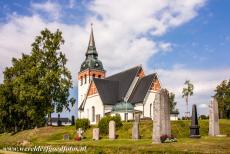 Hoge Kust / Kvarken Archipel - Hoge Kust / Kvarken Archipel: De middeleeuwse kerk van Ullånger is gebouwd van steen. De kerk bezit een middeleeuwse reliekschrijn, die...