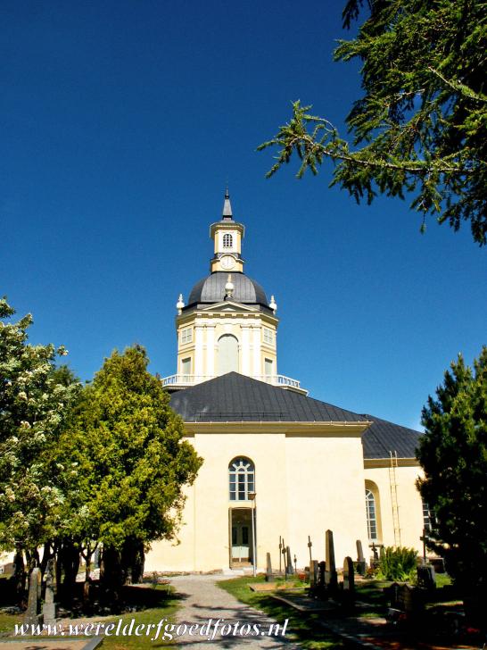 Geodetische boog van Struve - De Alatorniokerk in Haparanda / Tornio is een van de meetpunten van de Geodetische boog van Struve in Finland. De boog bestaat uit 258... Geodetische boog van Struve - De Alatorniokerk in Haparanda / Tornio is een van de meetpunten van de Geodetische boog van Struve in Finland. De boog bestaat uit 258...