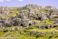 Sassi di Matera en grotkerken van Matera - De Sassi di Matera en de grotkerken van Matera: De Sassi zijn de grotwoningen van Matera, de grotten werden 9000 jaar geleden al...