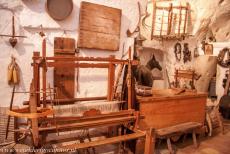 Sassi di Matera en grotkerken van Matera - De Sassi di Matera en grotkerken van Matera: De grotwoning van Vittorio Solitario werd tot 1956 bewoond. In de grotwoningen van de...