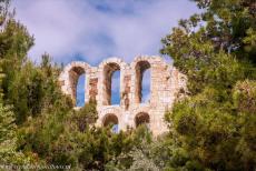 Acropolis van Athene - Acropolis van Athene: De Stoa van Eumenes liep van het Dionysustheater naar het Odeion van Herodes Atticus, de achterkant lag aan de...