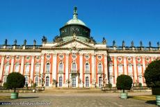 Paleizen van Potsdam en Berlijn - Paleizen en parken van Potsdam en Berlijn: Het Neues Palais (Nieuwe Paleis) werd in opdracht van koning Frederik de Grote van 1763 tot...