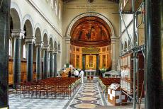 Paleizen van Potsdam en Berlijn - Paleizen en parken van Potsdam en Berlijn: Het interieur van de Friedenskirche in Potsdam, de Vredeskerk werd gewijd in 1848. De...