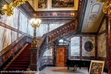 Museumsinsel Berlijn - Museumsinsel in Berlijn: Het 'Kaiserliche Treppenhaus' in de Berliner Dom. De Keizerlijke Trap leidt naar de bovenetage van de...