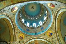 Historisch centrum van Riga - Het historisch centrum van Riga: De Russisch-orthodoxe Geboorte van Christuskathedraal, de Russisch-orthodoxe kathedraal van Riga, herbergt... Historisch centrum van Riga - Het historisch centrum van Riga: De Russisch-orthodoxe Geboorte van Christuskathedraal, de Russisch-orthodoxe kathedraal van Riga, herbergt...
