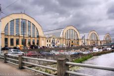 Historisch centrum van Riga - Het historisch centrum van Riga: De Centrale Markt van Riga is ondergebracht in vijf voormalige Duitse zeppelin-hangars. De... Historisch centrum van Riga - Het historisch centrum van Riga: De Centrale Markt van Riga is ondergebracht in vijf voormalige Duitse zeppelin-hangars. De...