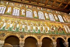 Vroegchristelijke monumenten van Ravenna - De Sant'Apollinare Nuovo in Ravenna is vermaard om haar vroeg 6de eeuwse mozaïeken op de zijmuren van het schip. De bovenste rij... Vroegchristelijke monumenten van Ravenna - De Sant'Apollinare Nuovo in Ravenna is vermaard om haar vroeg 6de eeuwse mozaïeken op de zijmuren van het schip. De bovenste rij...