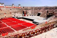 De stad Verona - De stad Verona: Bijna 400 jaar lang werd het Romeinse amfitheater van Verona gebruikt voor gladiatorengevechten. Nu is het beroemd om... De stad Verona - De stad Verona: Bijna 400 jaar lang werd het Romeinse amfitheater van Verona gebruikt voor gladiatorengevechten. Nu is het beroemd om...