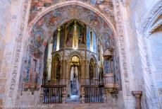 Convent van Christus in Tomar - Het centrale deel van de Templar Charola, de Ronde Kerk van de Tempeliers, in het Convent van Christus in Tomar wordt ondersteund door...