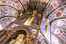 Convent van Christus in Tomar - Convent van Christus in Tomar: Een detail van het interieur van het centrale octagoon van de Charola of Rotunda, de Ronde Kerk van...