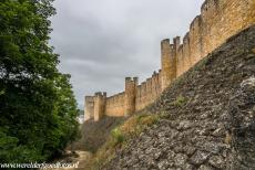 Convent of Christ in Tomar - Convent of Christ in Tomar: The round towers in the outer defensive walls of the Templar castle. The Castle and Convent of...