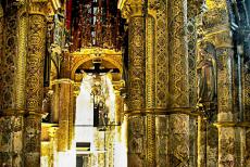 Convent van Christus in Tomar - Het centrale deel van de Templar Charola, de Ronde Kerk van de Tempeliers, in het Convent van Christus in Tomar wordt ondersteund door...